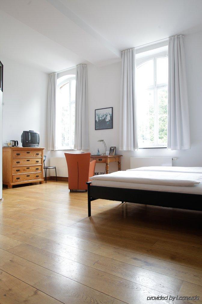 Hotel Mutterhaus Duesseldorf Стая снимка