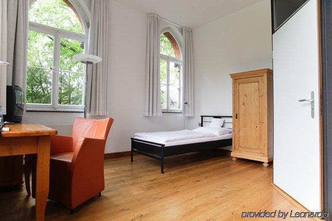 Hotel Mutterhaus Duesseldorf Стая снимка